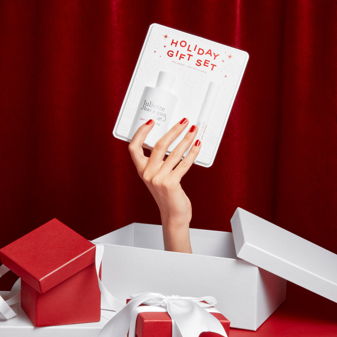 Holiday Gift Set HOLIDAYS_SURPRISE_RVB_1080x1080_LD.jpg__PID:437460a5-b74f-48c3-9b6a-5b5a6a6be34f
